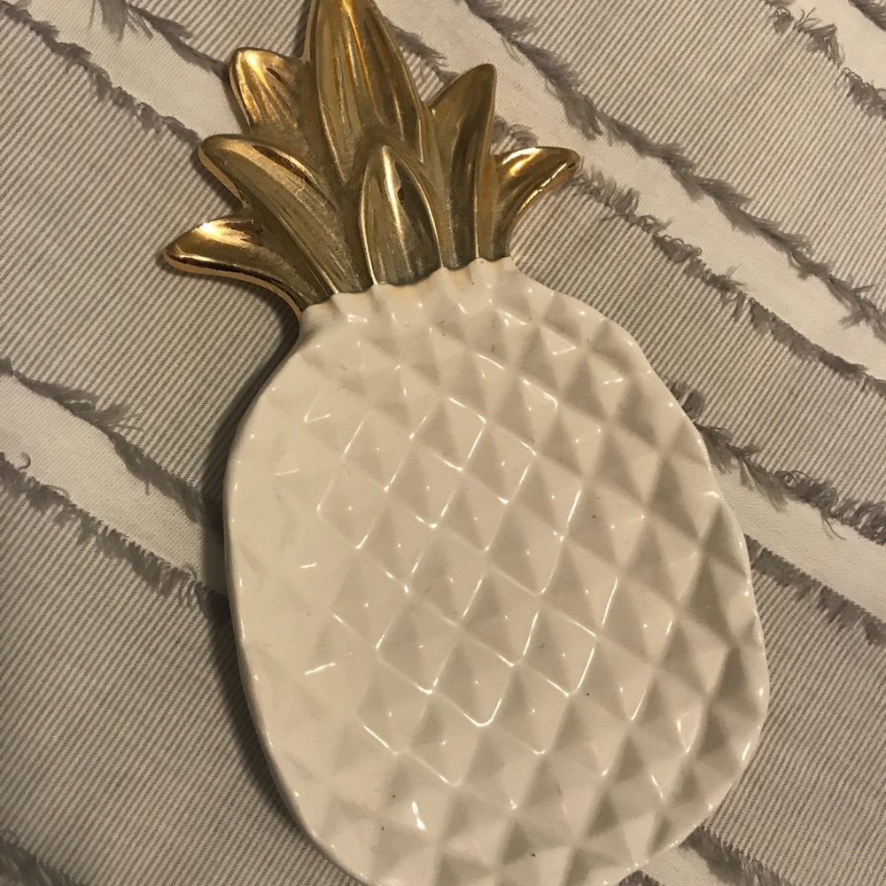 Pineapple Dish